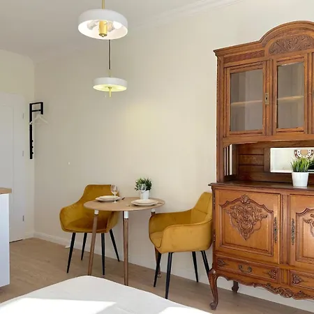Seredino Navy Apartment- Modern Comfort In A Quiet Location, 5 Minutes To Old Town & Seaside Apartment Gdansk