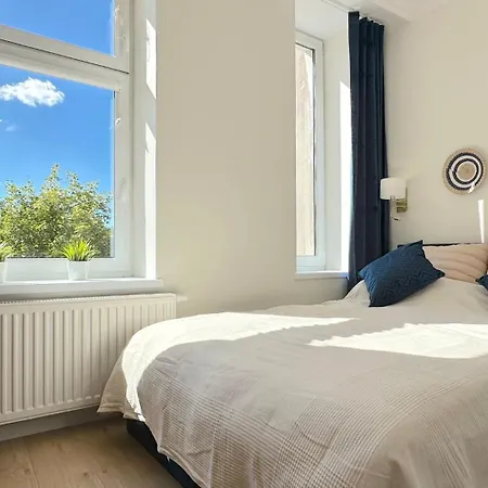 Seredino Navy Apartment- Modern Comfort In A Quiet Location, 5 Minutes To Old Town & Seaside * Gdansk